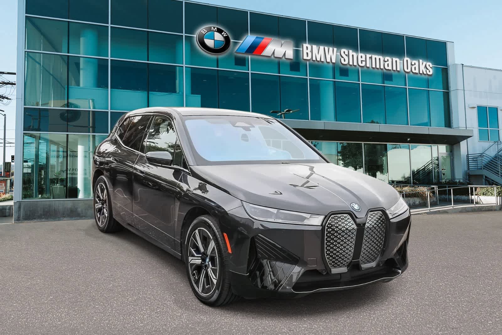 Certified 2023 BMW iX xDrive50 w/ Sport Package AWD/4WD image 3
