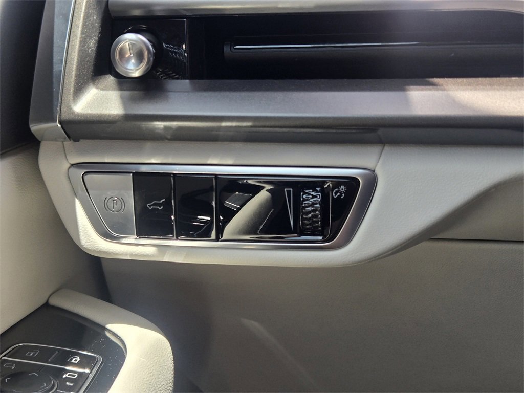 New 2026 Cadillac Vistiq Sport w/ LPO, Floor Liner Package image 22