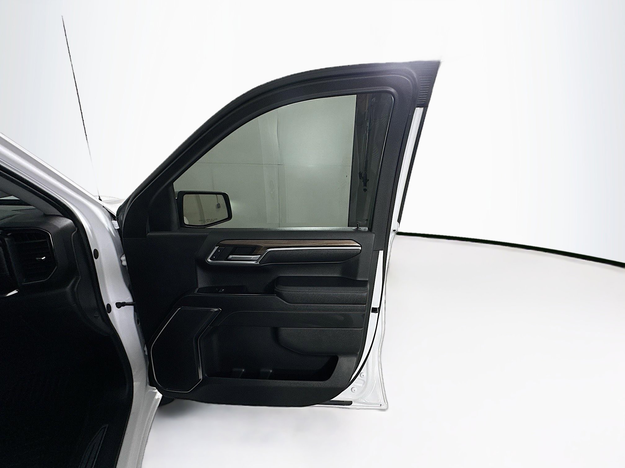 Used 2023 Chevrolet Silverado 1500 LT image 30