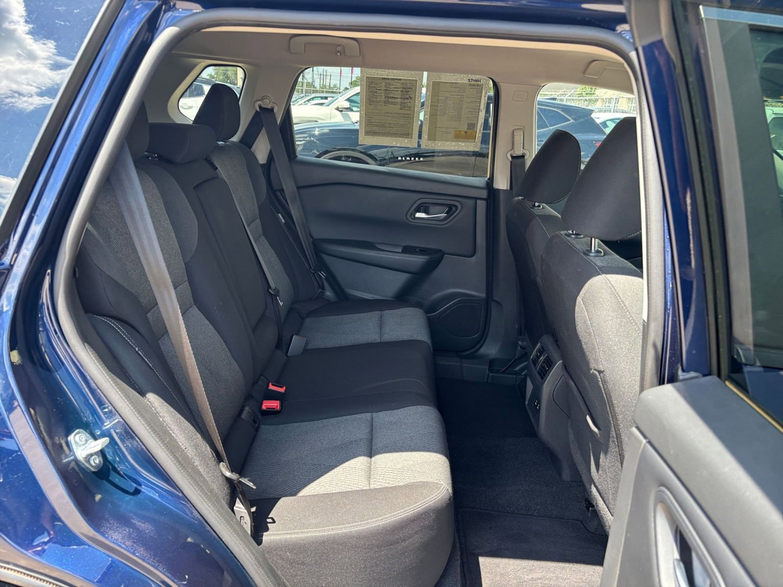 Used 2025 Nissan Rogue SV FWD image 28