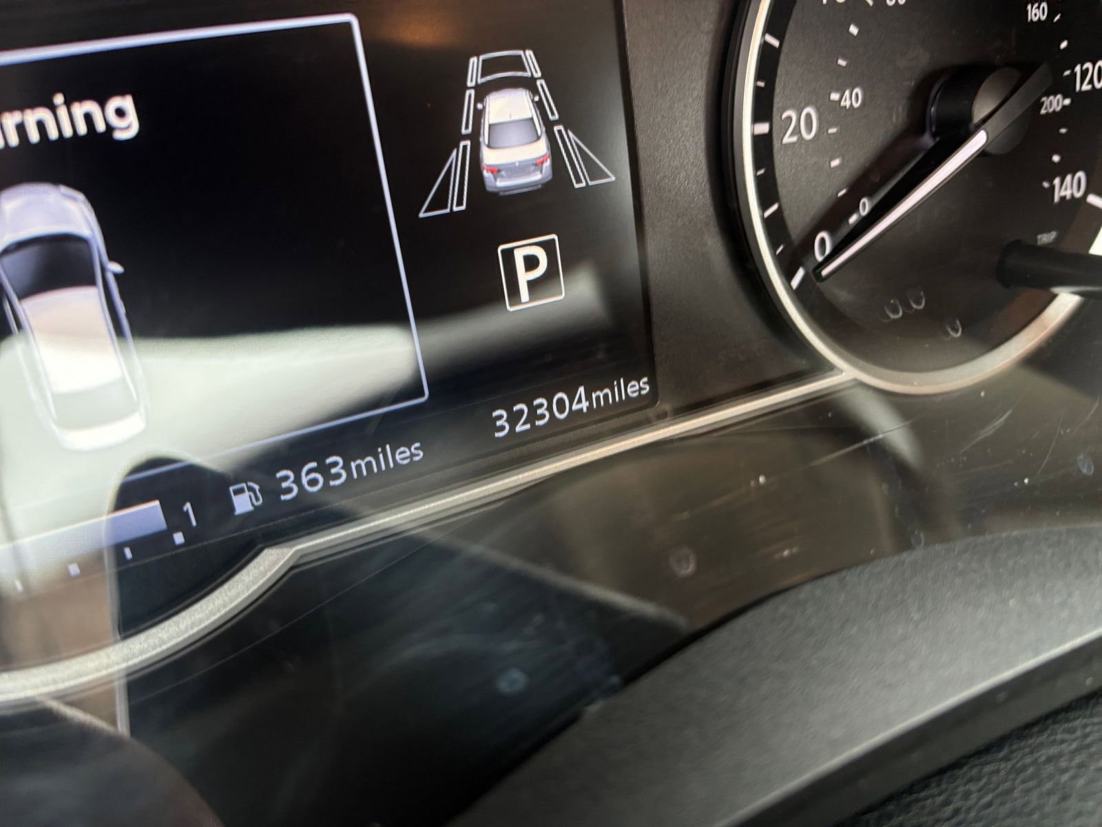 Used 2025 Nissan Versa SV image 38