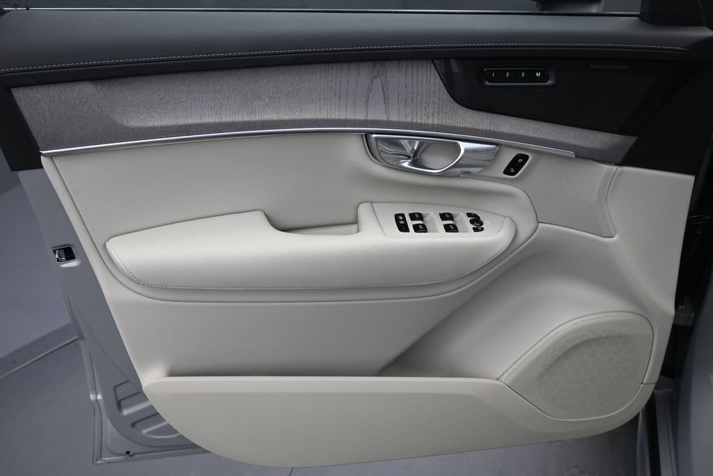Certified 2026 Volvo XC90 B6 Ultra AWD/4WD image 5