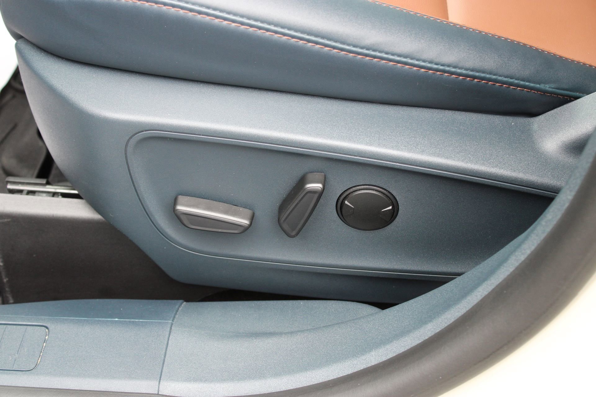 Used 2024 Ford Maverick Lariat FWD image 13