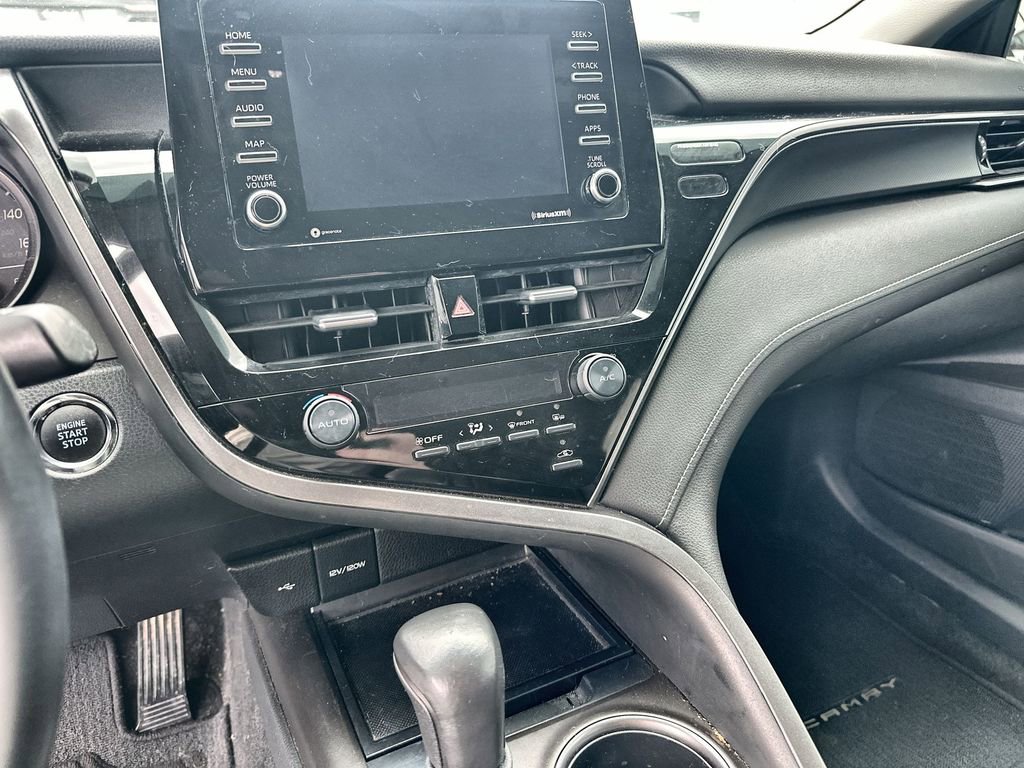 Used 2021 Toyota Camry SE w/ Convenience Package FWD image 11