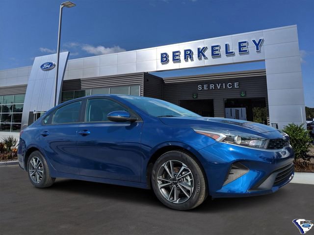 Used 2023 Kia Forte LXS w/ LXS Technology Package FWD image 1