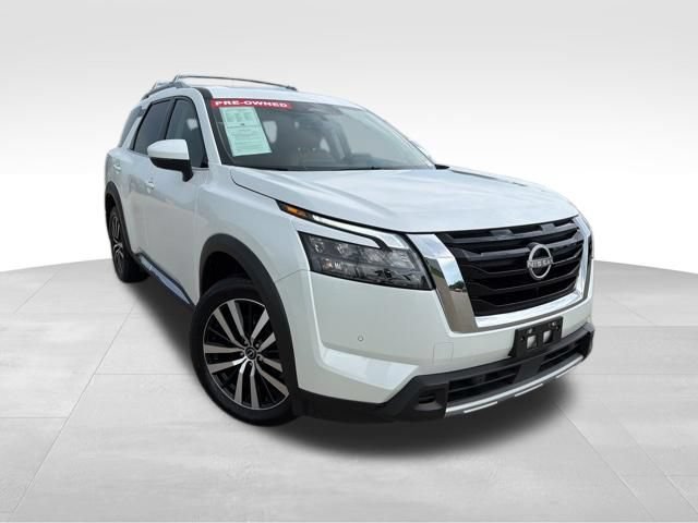 Used 2025 Nissan Pathfinder Platinum w/ Cargo Package AWD/4WD image 2
