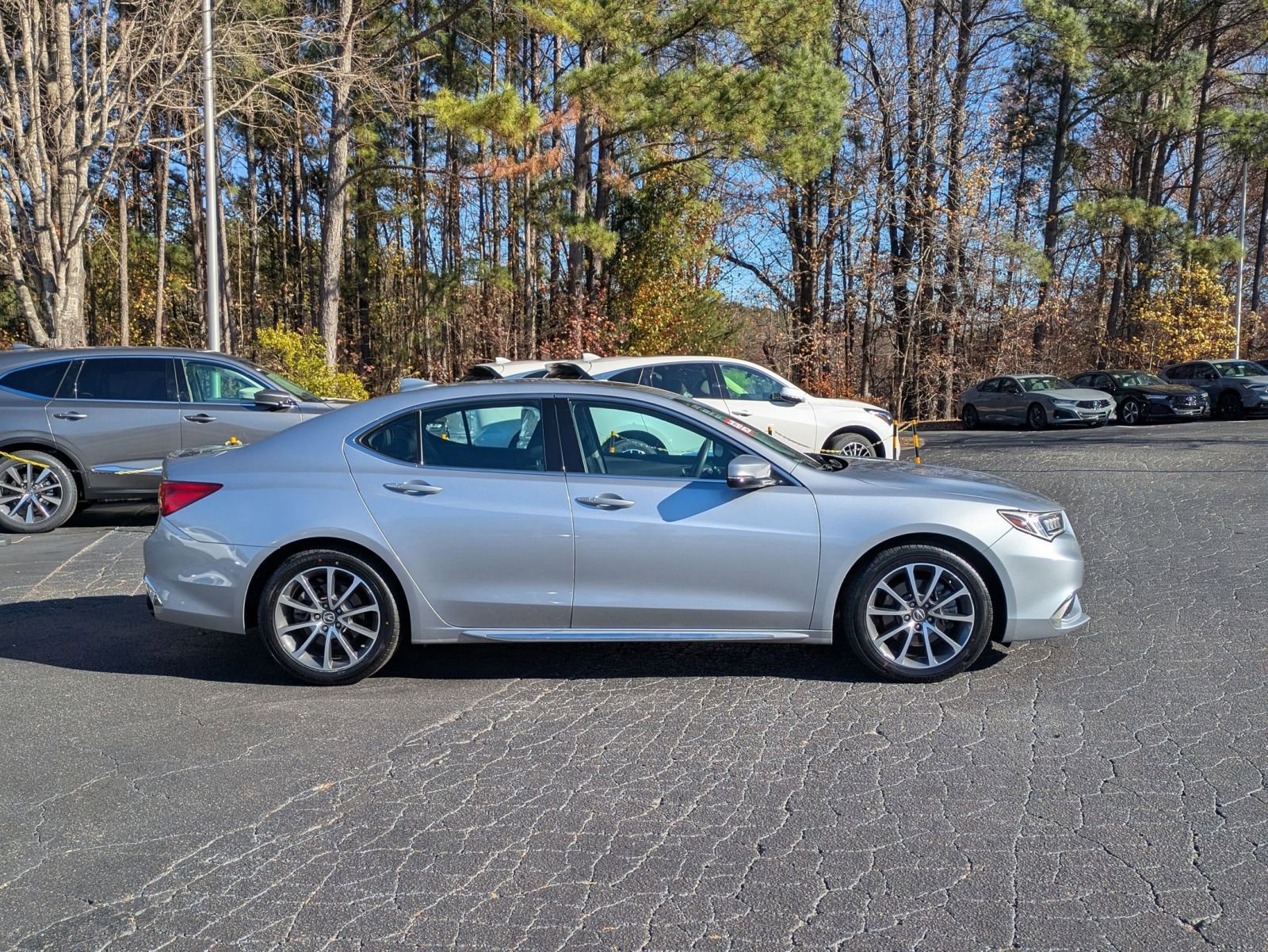 Used 2018 Acura TLX V6 w/ Technology Package image 4