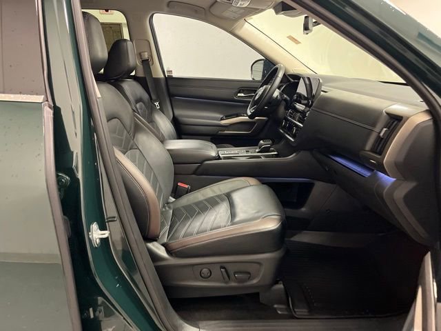 Used 2024 Nissan Pathfinder Platinum w/ Cargo Package image 24