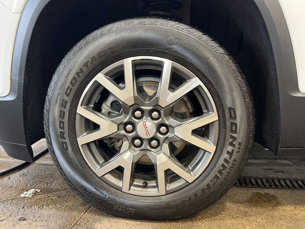 Used 2023 GMC Acadia SLE w/ Driver Convenience Package image 8