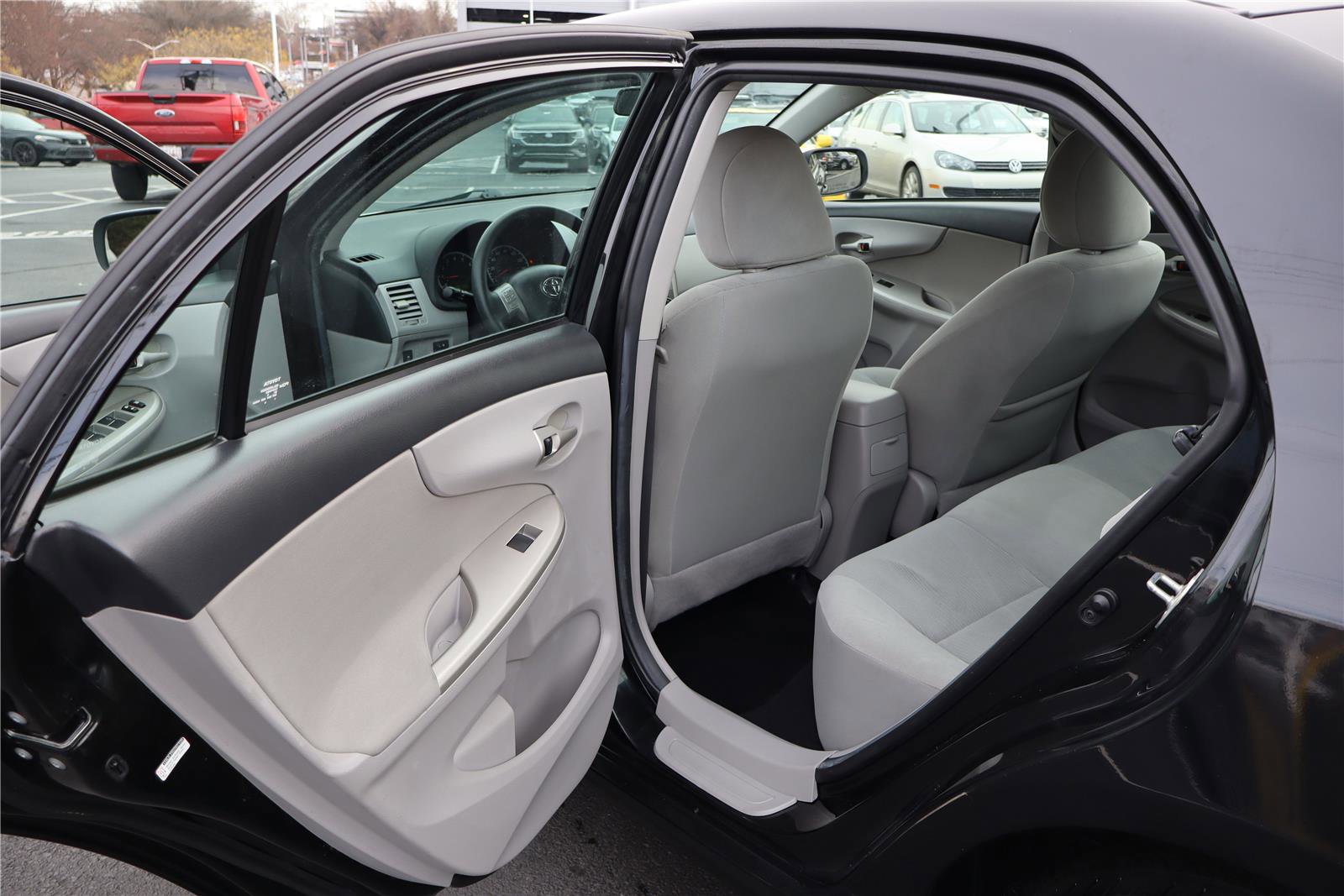 Used 2013 Toyota Corolla LE image 22