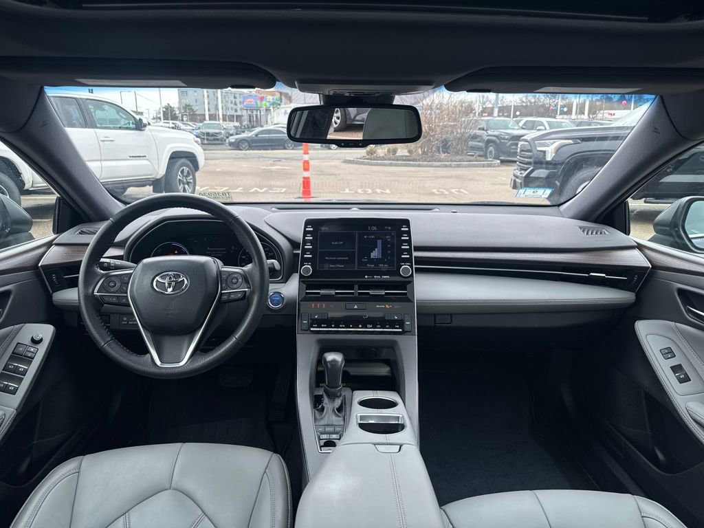 Used 2021 Toyota Avalon XLE w/ Moonroof Package image 10