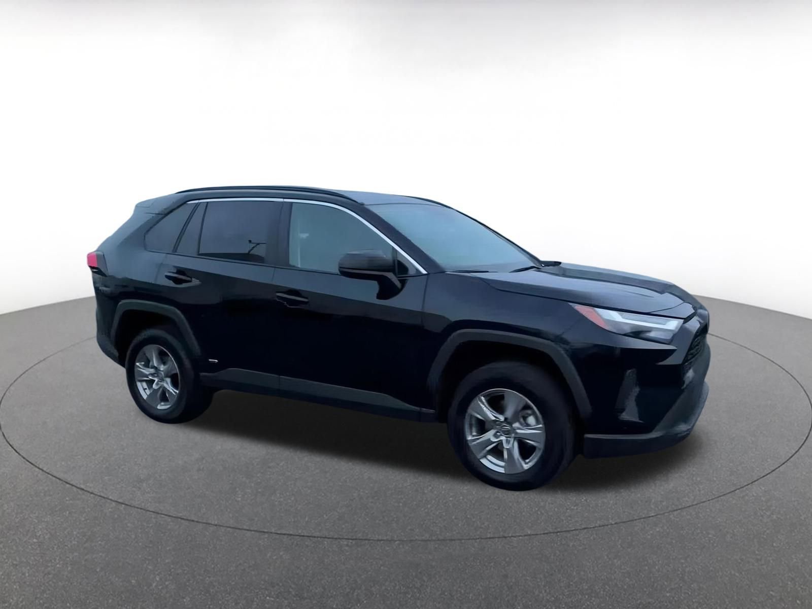 Used 2025 Toyota RAV4 LE video 2