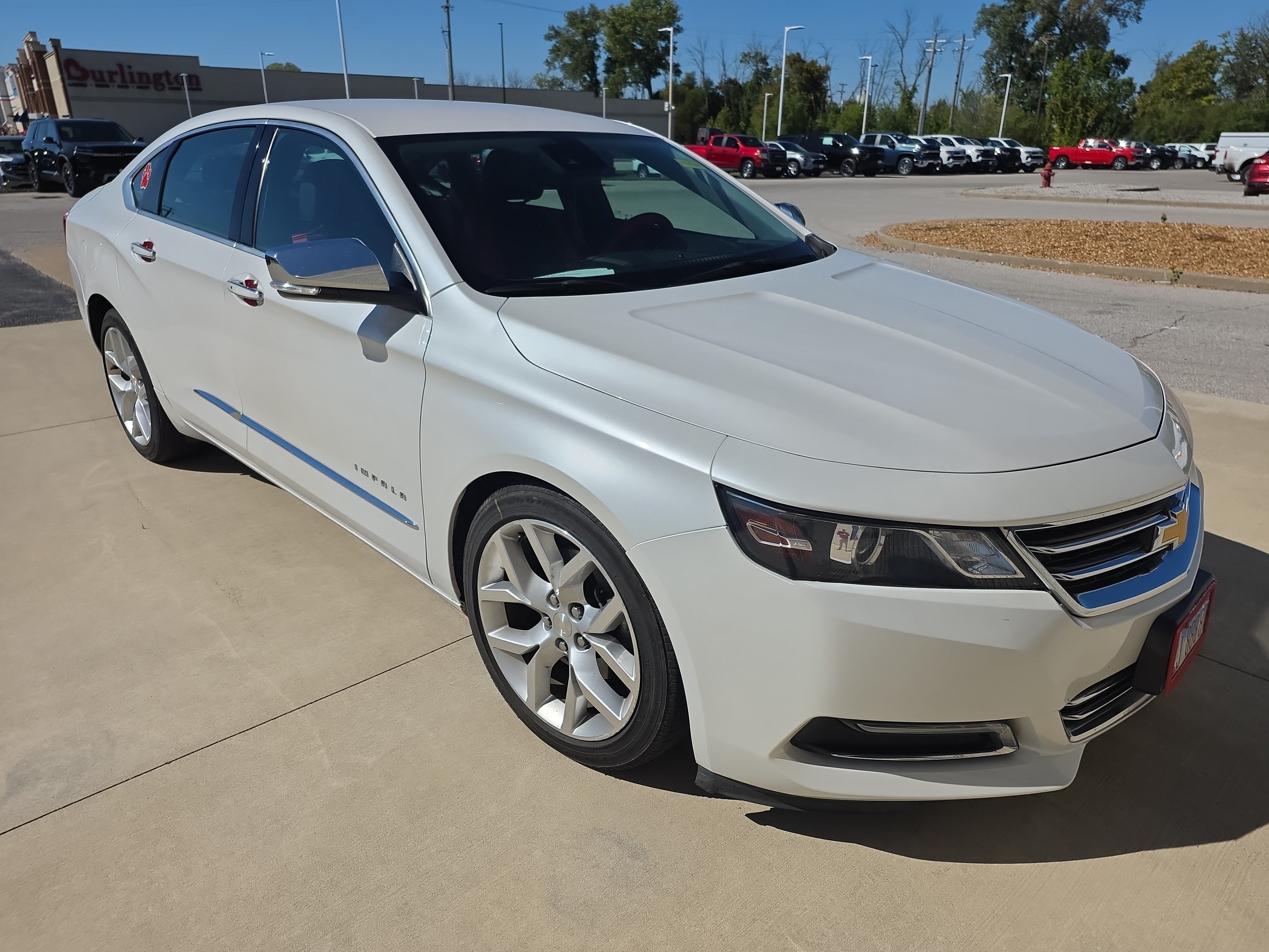 Used 2017 Chevrolet Impala Premier w/ Enhanced Convenience Package FWD image 2