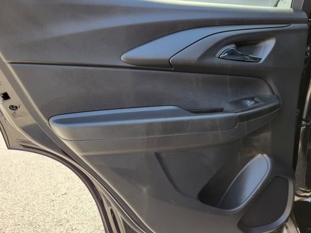 Used 2024 Chevrolet TrailBlazer RS w/ Convenience Package image 9