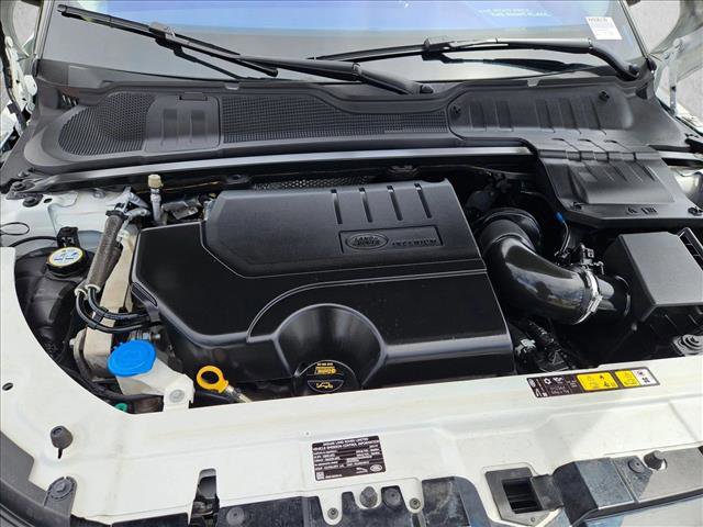 Used 2019 Land Rover Range Rover Evoque SE Premium image 24