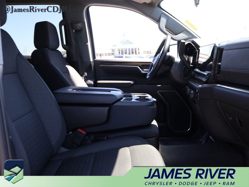 Used 2025 Chevrolet Silverado 1500 LT image 9