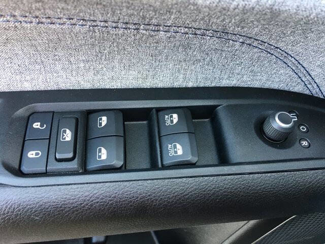 Used 2022 Jeep Compass Latitude image 17