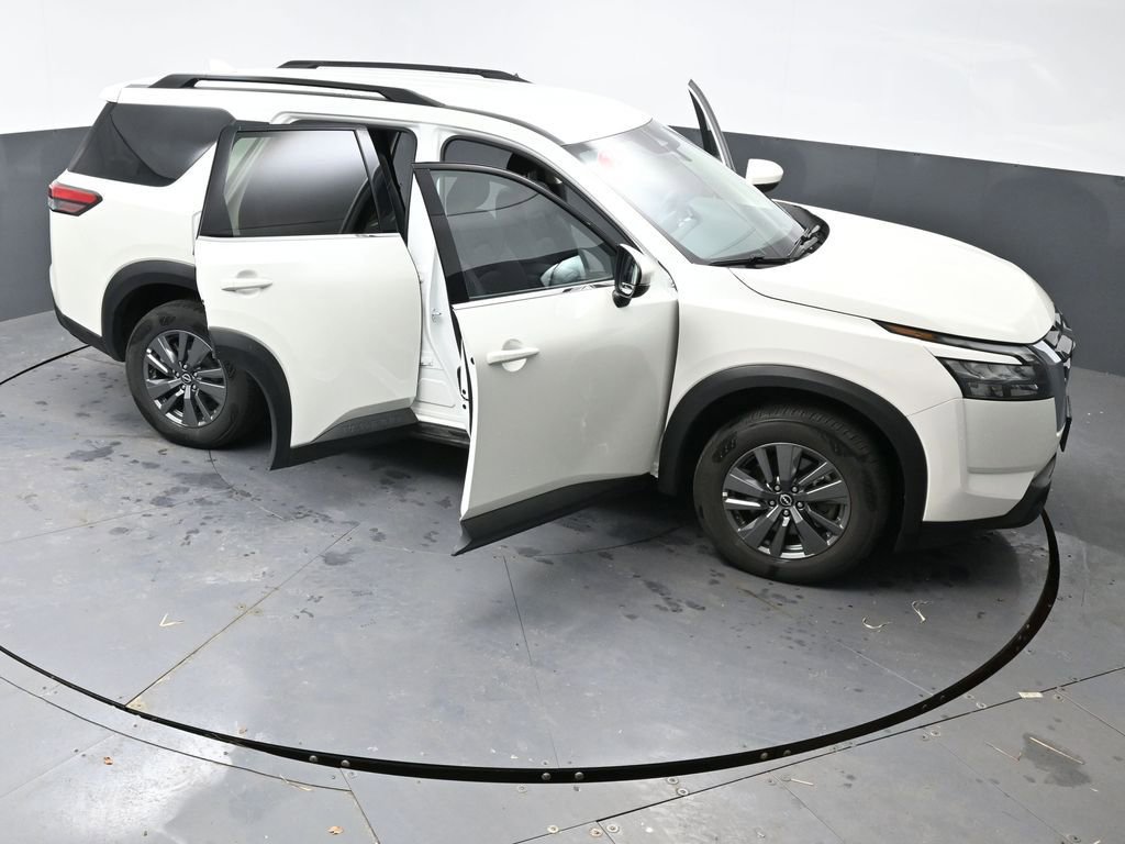 Used 2024 Nissan Pathfinder SV image 70