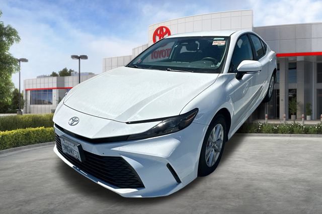 Used 2025 Toyota Camry LE FWD image 3