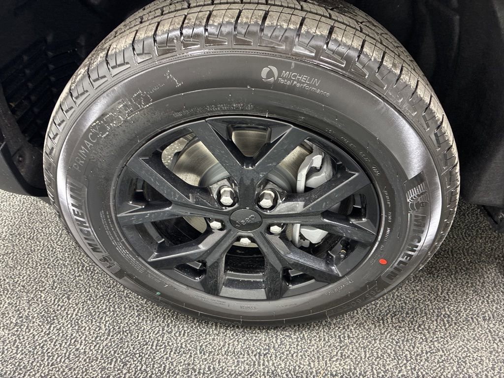 New 2026 Jeep Grand Cherokee Altitude AWD/4WD image 9