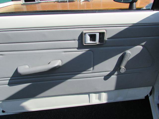 Used 1986 Toyota Pickup 2WD Regular Cab Long Bed image 8