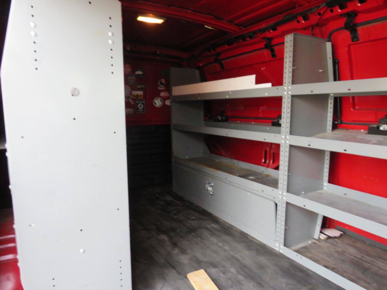 Used 2009 Chevrolet Express 2500 RWD image 33