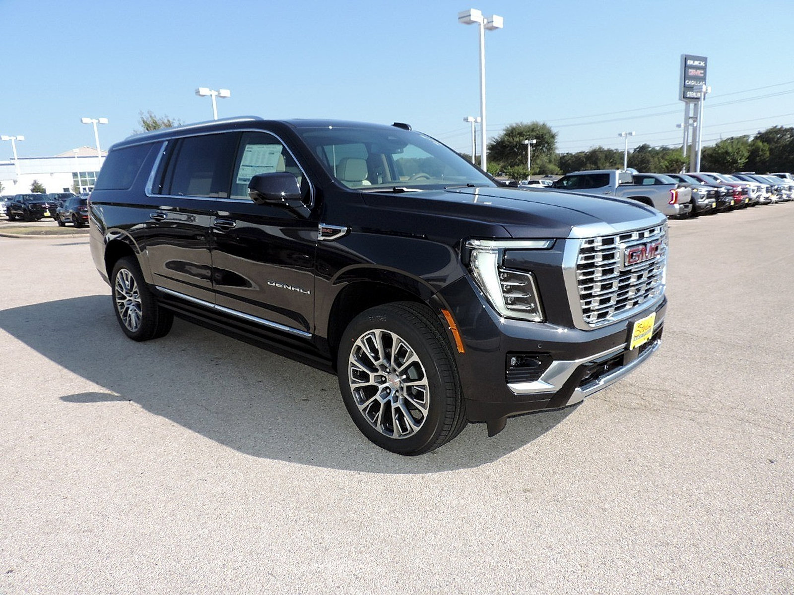 New 2026 GMC Yukon XL Denali w/ Sun & Power Step Package AWD/4WD image 3