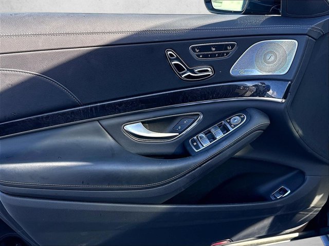 Used 2019 Mercedes-Benz S 560 Sedan image 17