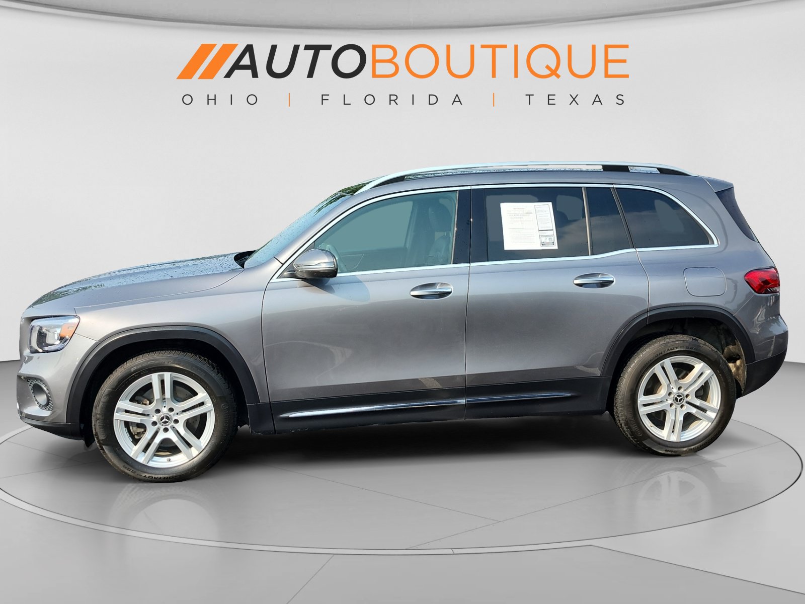 Used 2022 Mercedes-Benz GLB 250 4MATIC image 2