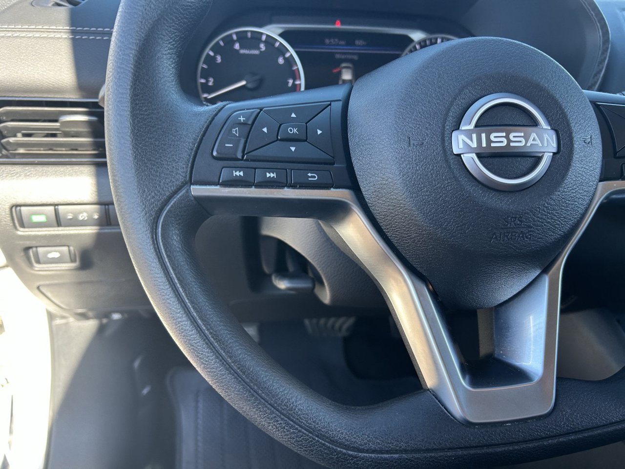 Used 2024 Nissan Sentra SV FWD image 25