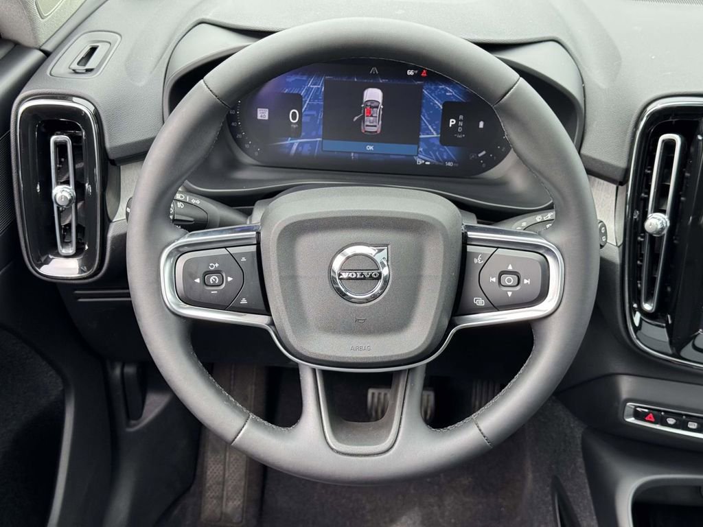 Used 2023 Volvo XC40 B5 Plus w/ Protection Package Premier AWD/4WD image 15