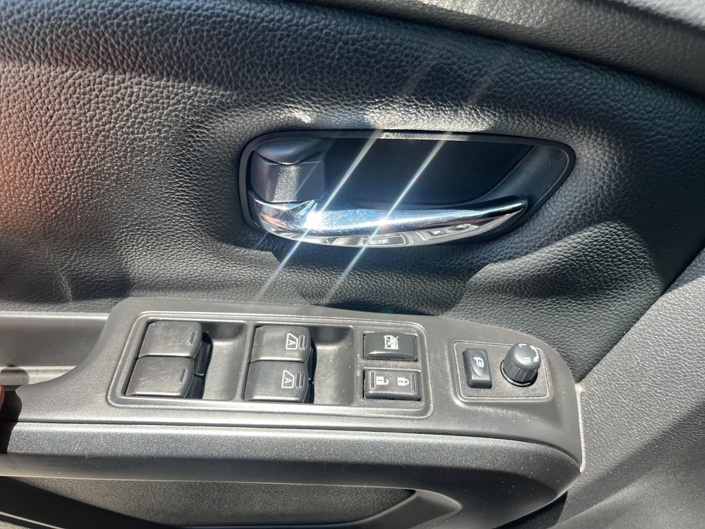 Used 2022 Nissan Titan PRO-4X w/ Pro-4x Convenience Package AWD/4WD image 11