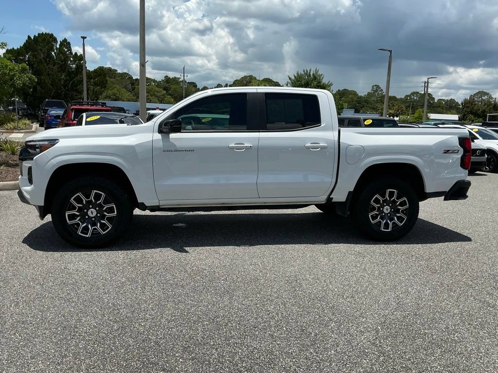 Used 2023 Chevrolet Colorado Z71 w/ Z71 Convenience Package 2 AWD/4WD image 3