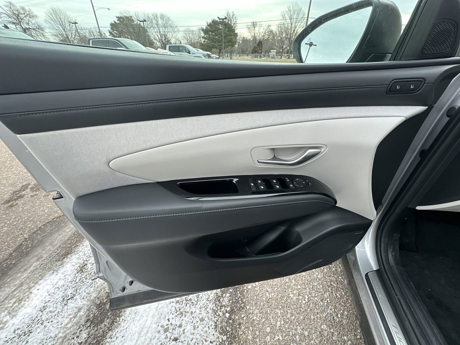 Used 2025 Hyundai Tucson Limited image 23