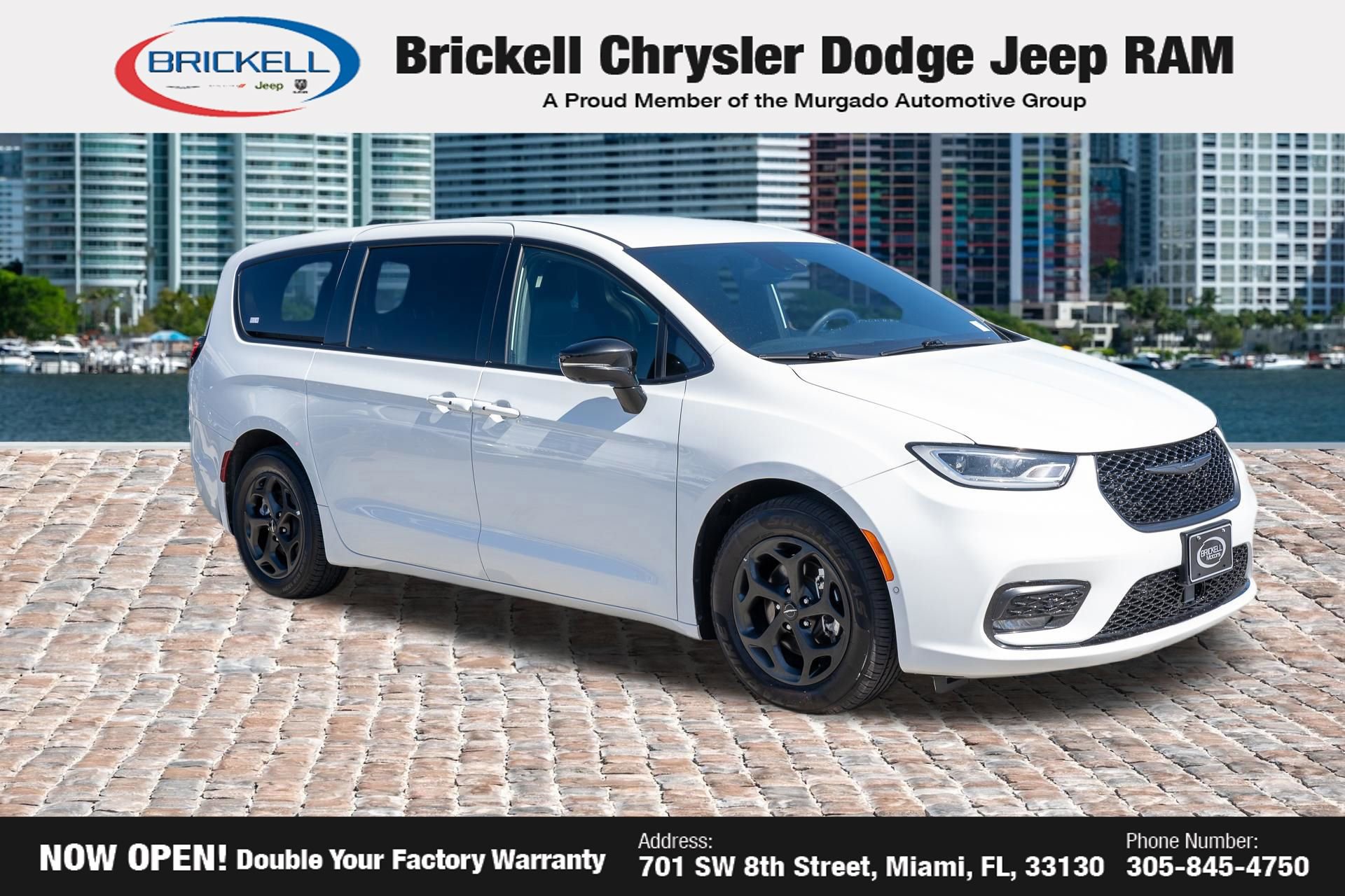 Used 2024 Chrysler Pacifica Limited FWD image 3