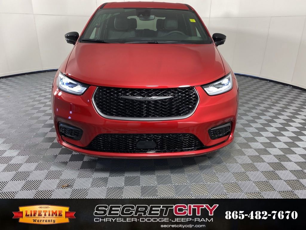 New 2026 Chrysler Pacifica Select video 2