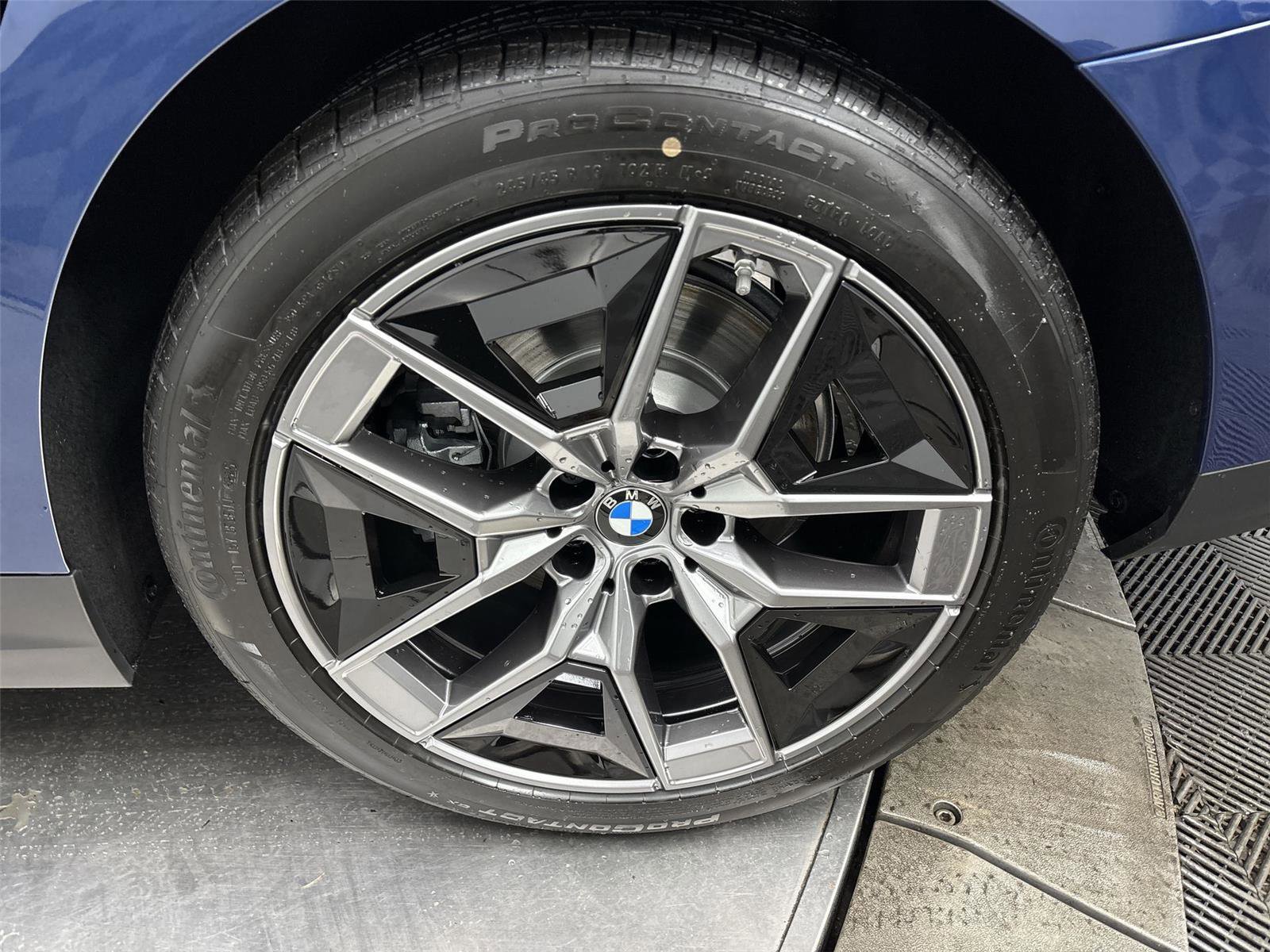 New 2026 BMW 530i xDrive w/ Premium Package AWD/4WD image 27