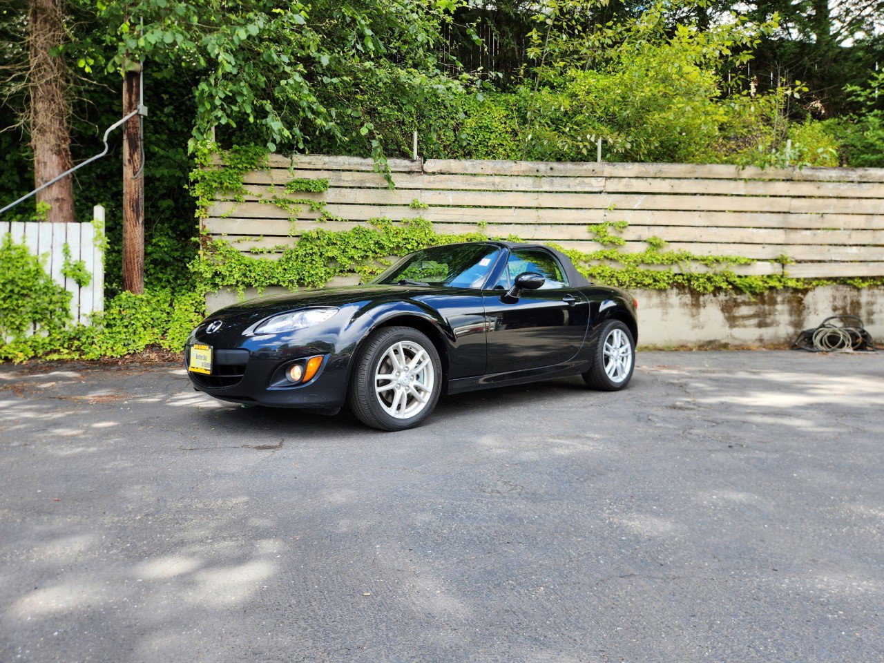 Used 2012 MAZDA MX-5 Miata Sport RWD image 9