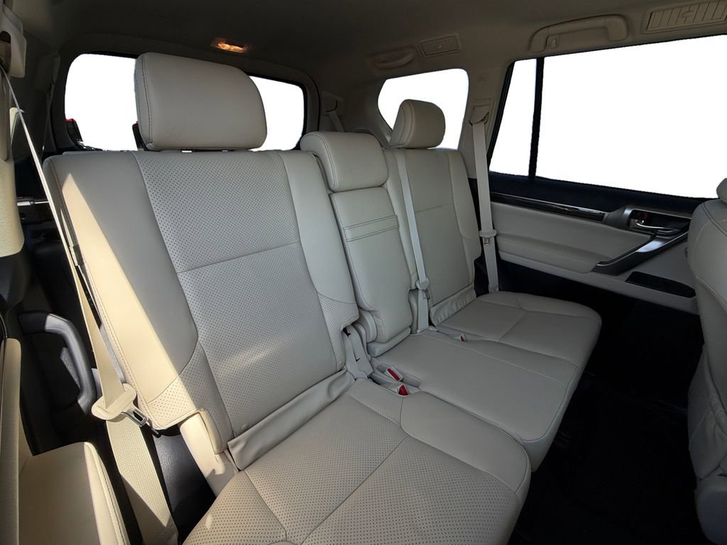 Used 2023 Lexus GX 460 Luxury image 18