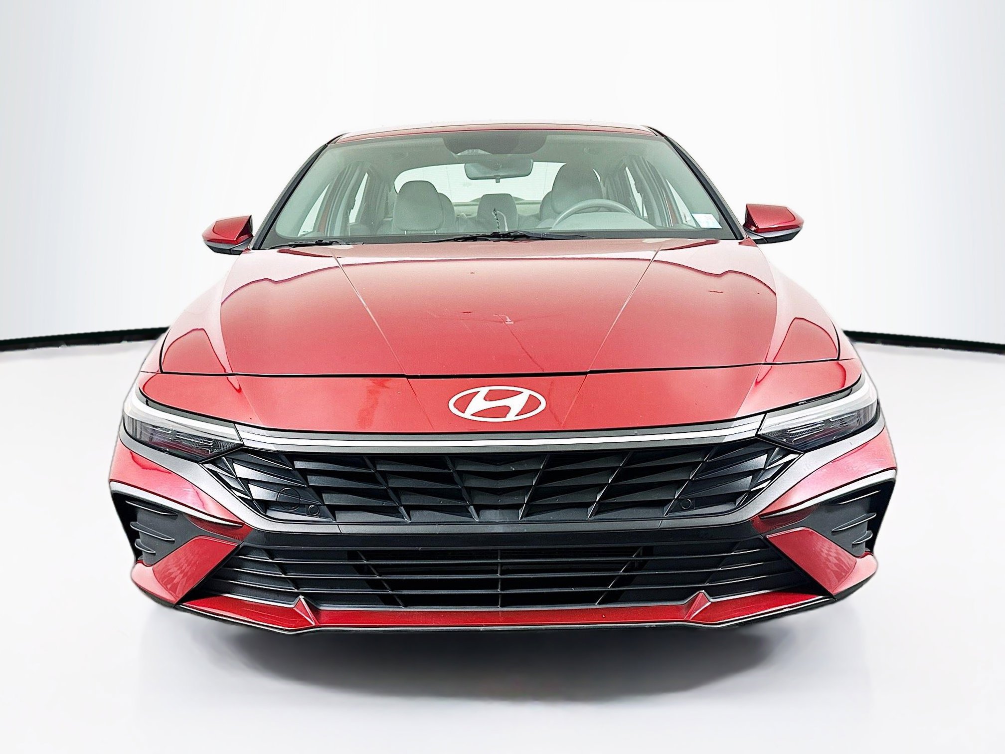 Used 2024 Hyundai Elantra SEL image 2