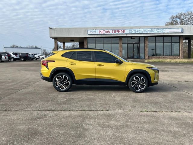 Certified 2024 Chevrolet Trax RS w/ Sunroof Package image 3