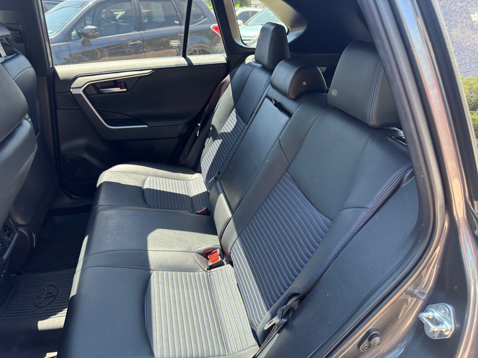 Used 2023 Toyota RAV4 XSE AWD/4WD image 17