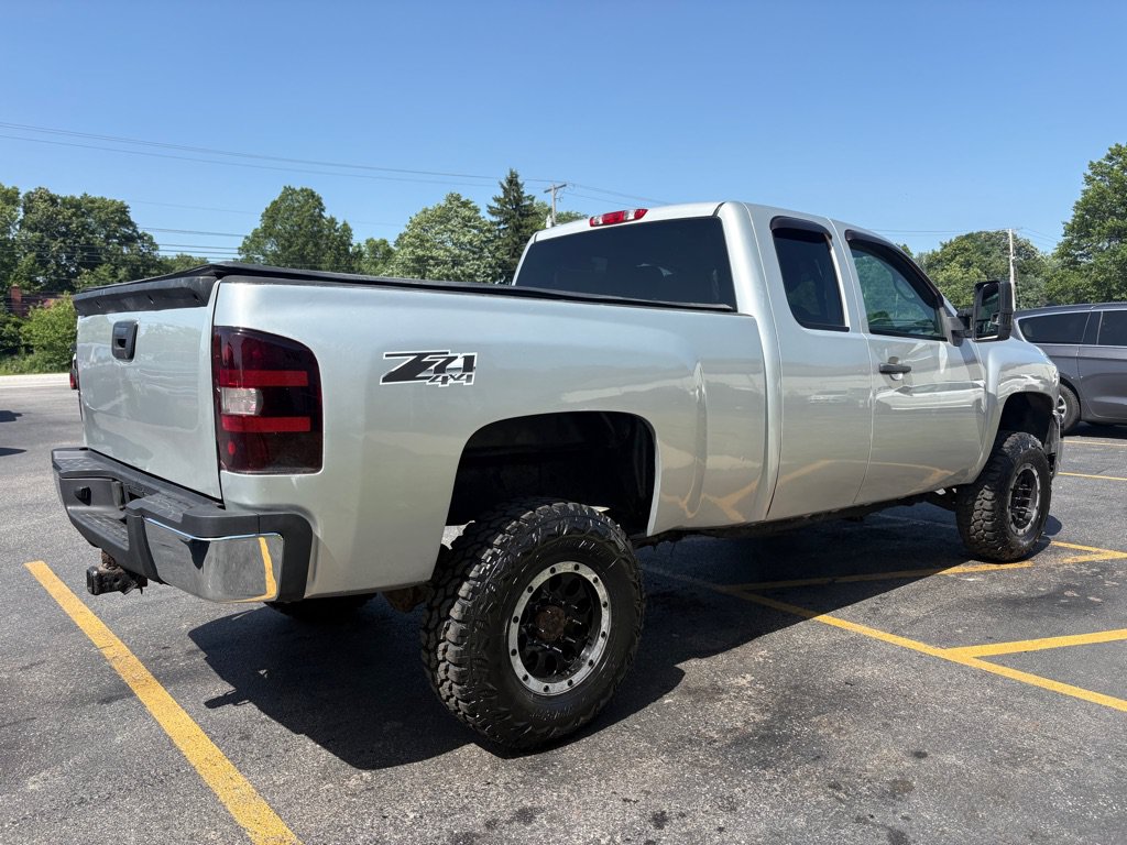 Used 2010 Chevrolet Silverado 2500 W/T w/ Snow Plow Prep Package AWD/4WD image 6