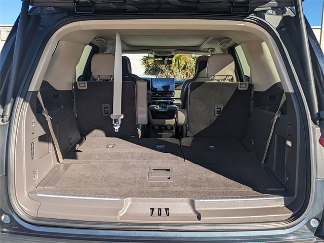 Used 2022 Lincoln Navigator Reserve image 14