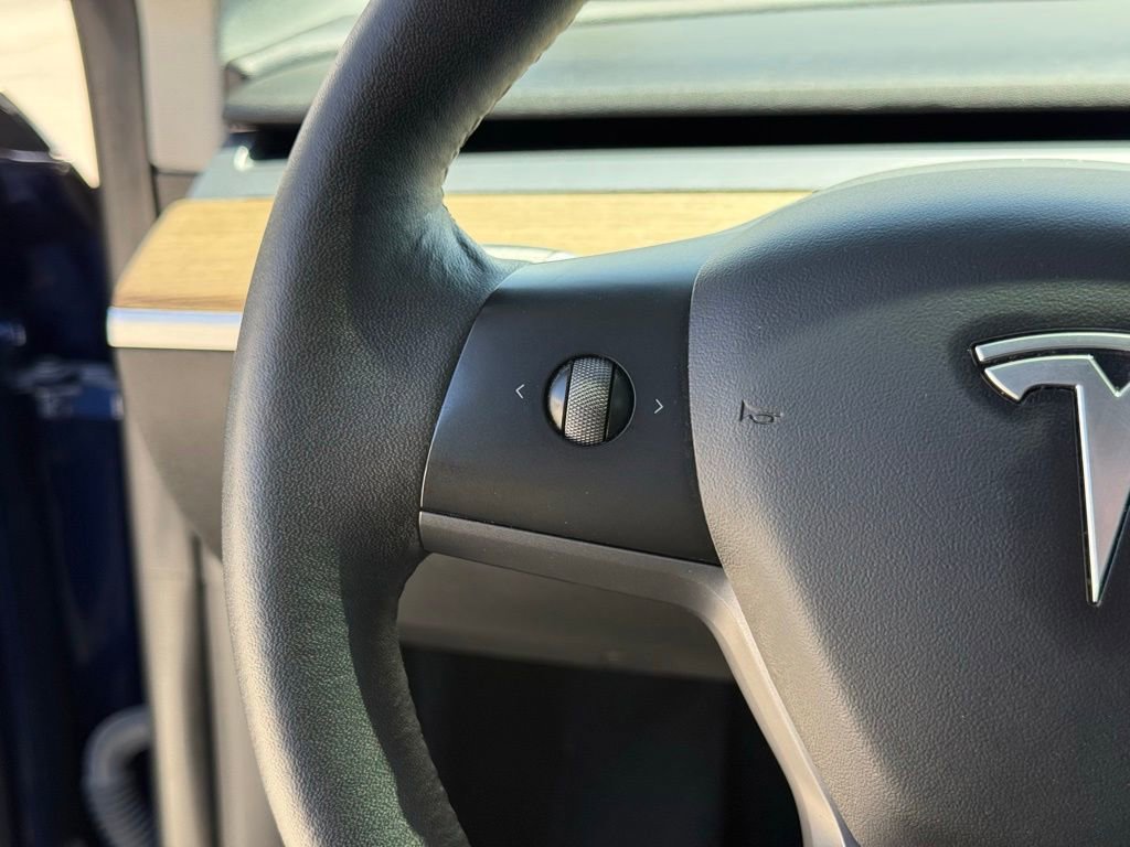 Used 2022 Tesla Model Y Long Range AWD/4WD image 15