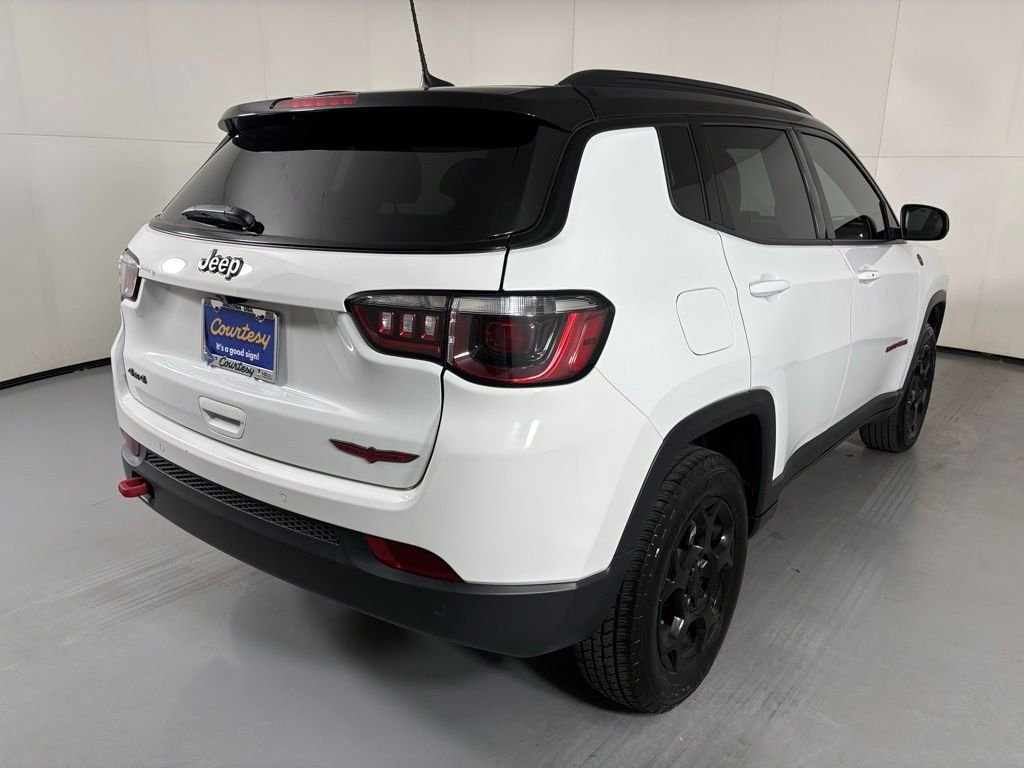 Used 2024 Jeep Compass Trailhawk AWD/4WD image 8