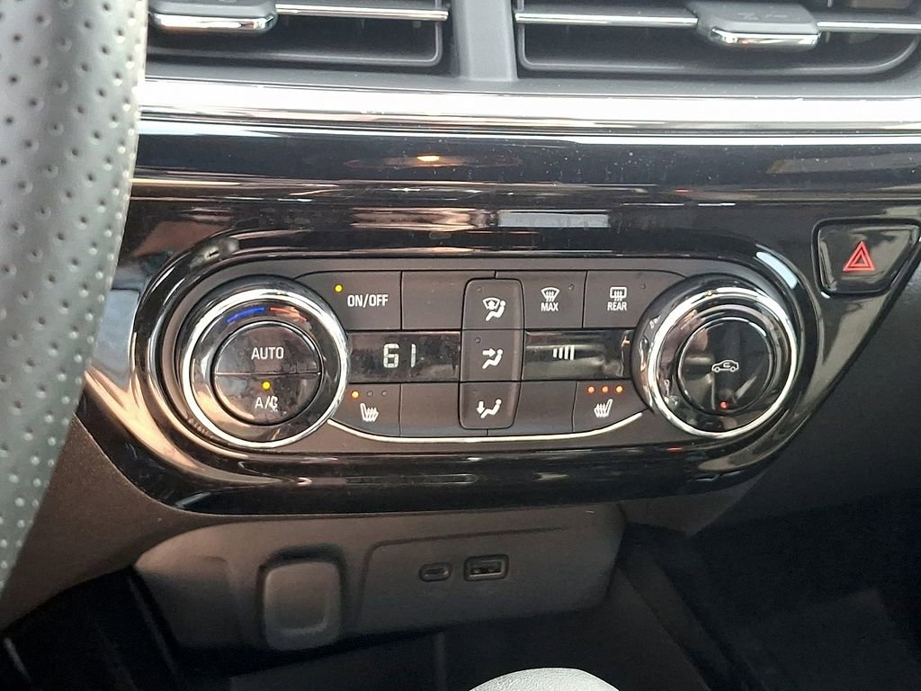 Used 2025 Chevrolet Trax RS w/ Driver Confidence Package image 15