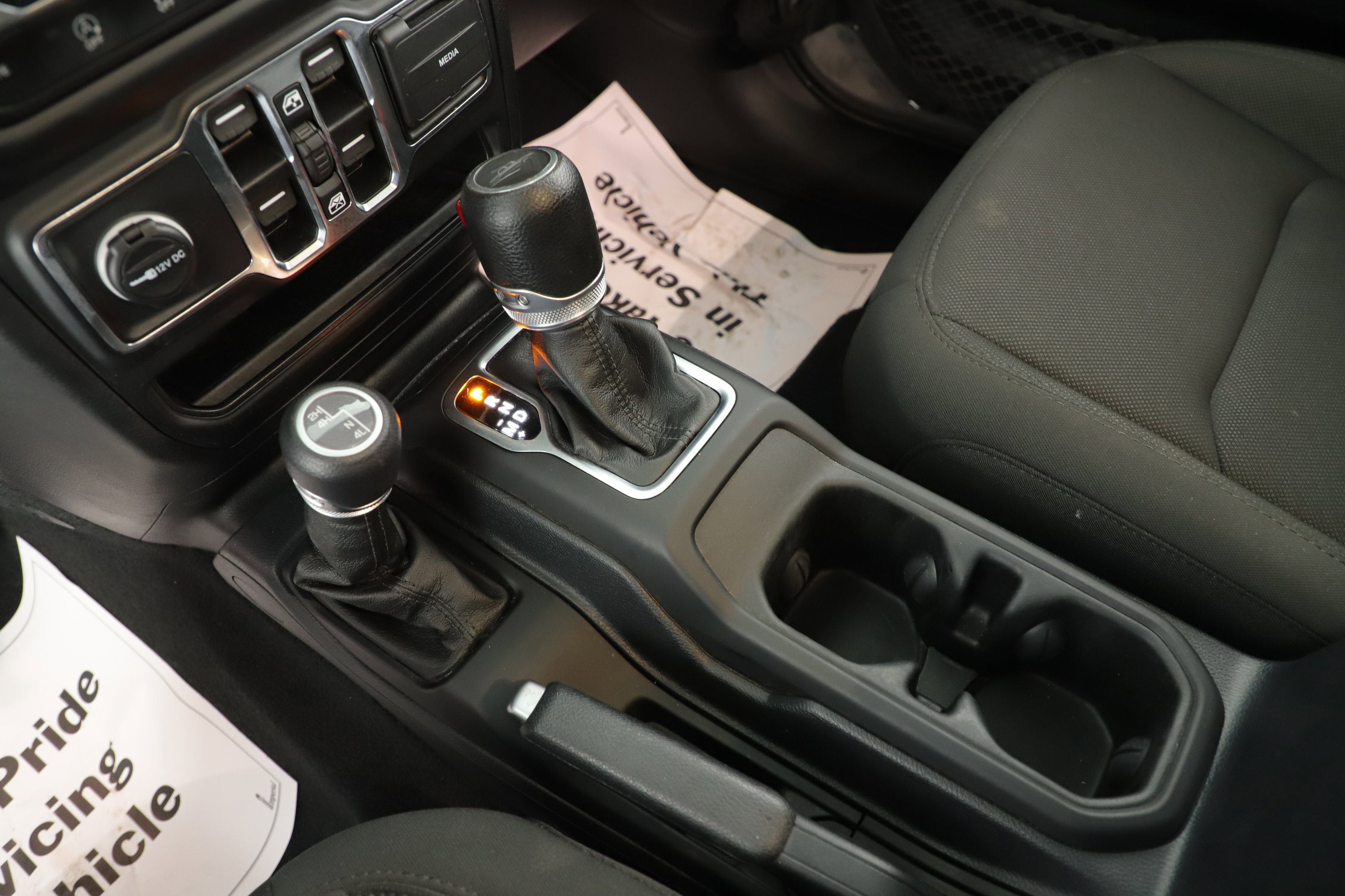 Used 2023 Jeep Gladiator Willys image 15