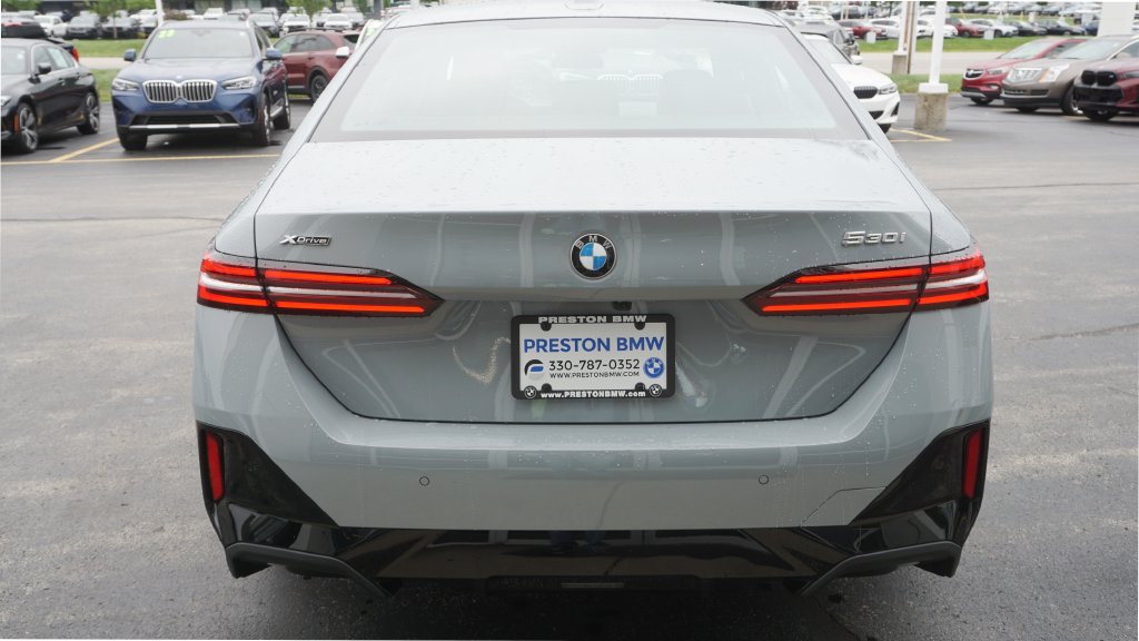New 2027 BMW 530i xDrive w/ M Sport Package AWD/4WD image 5