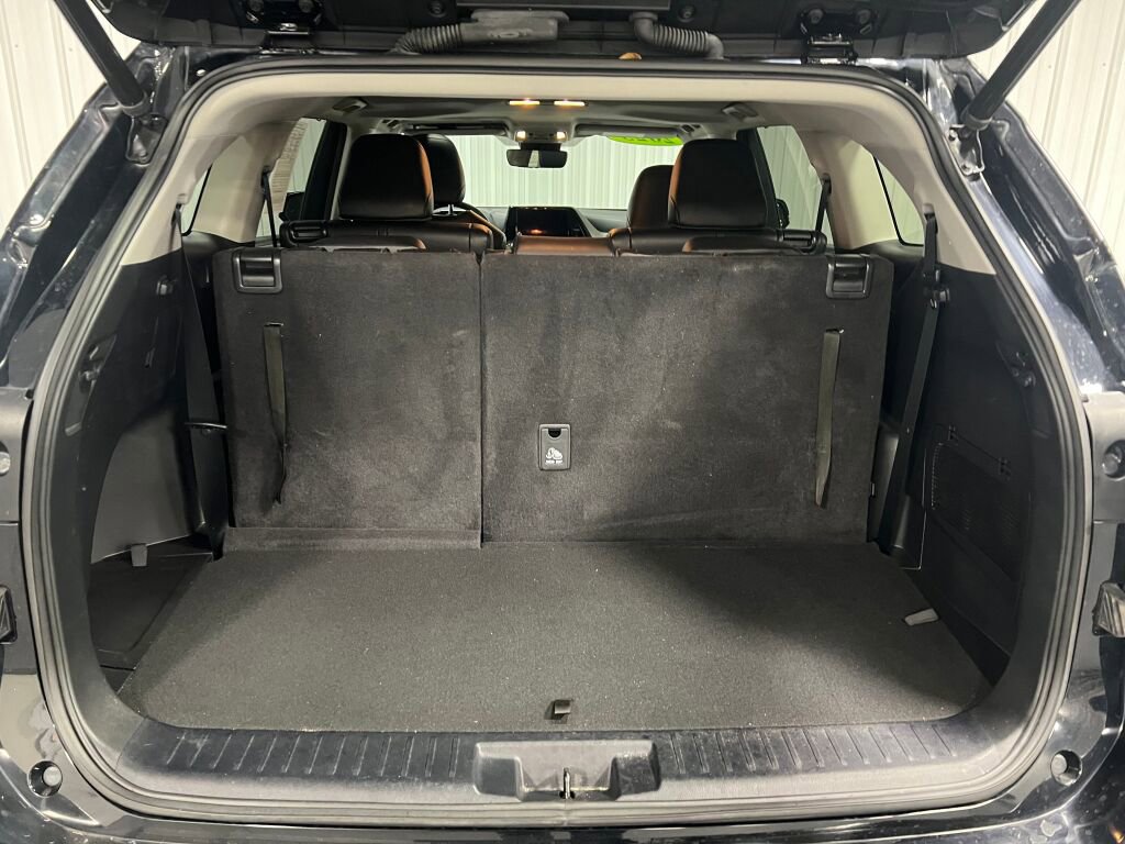 Used 2023 Toyota Highlander XLE image 8